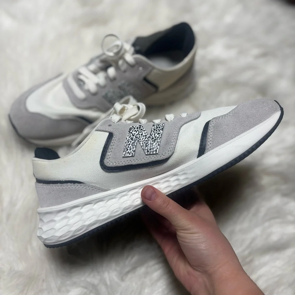 New Balance Retro Style Sneakers with Leopard Print size Women’s 9